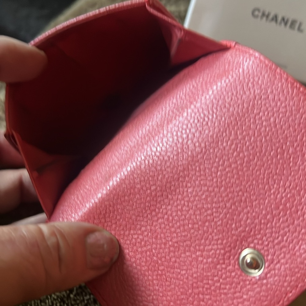 Pink Caviar leather Chanel trifold in beautiful used condition w/ box - Picture 10 of 10